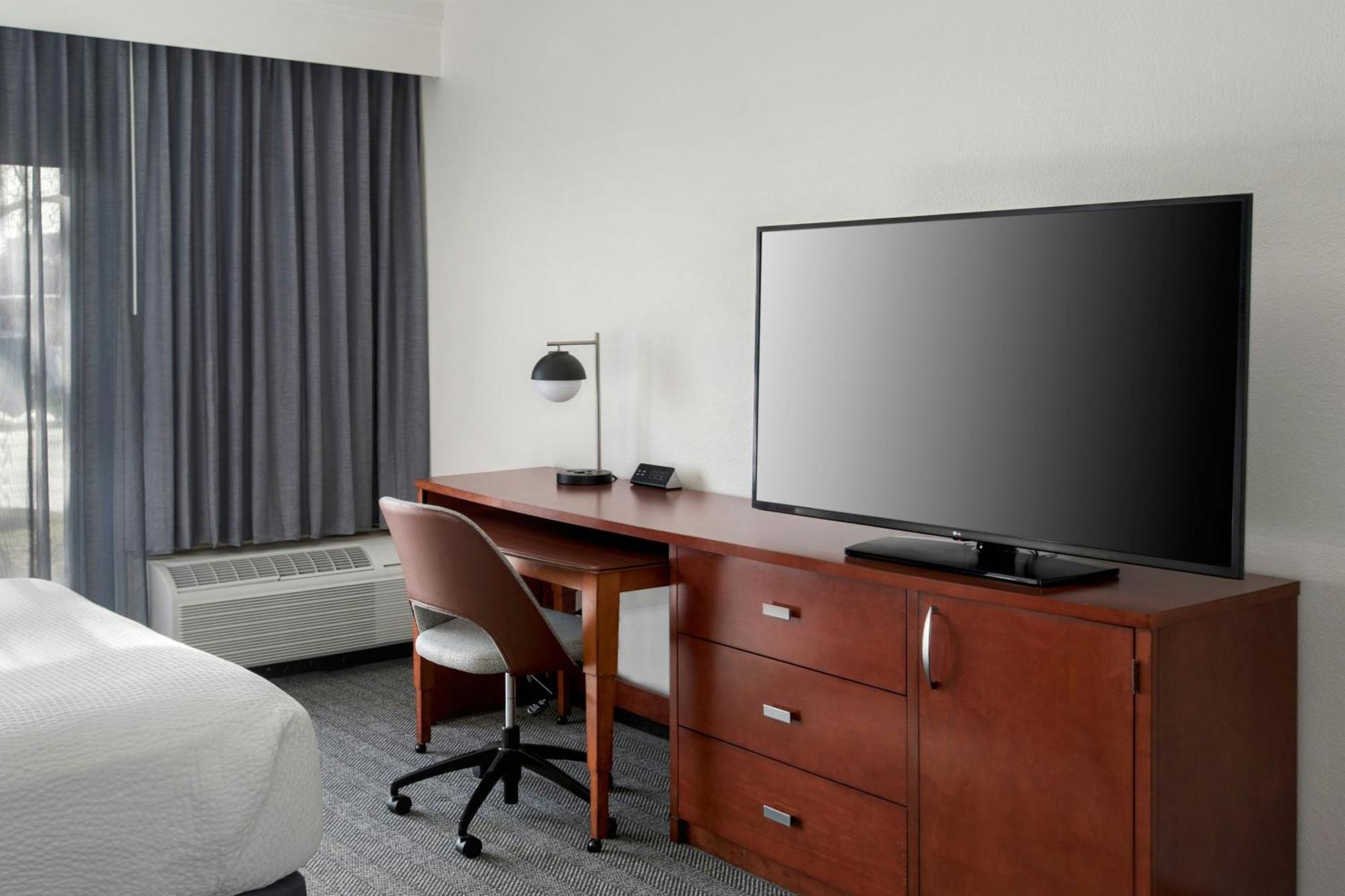 Courtyard By Marriott Silver Spring North/White Oak Εξωτερικό φωτογραφία