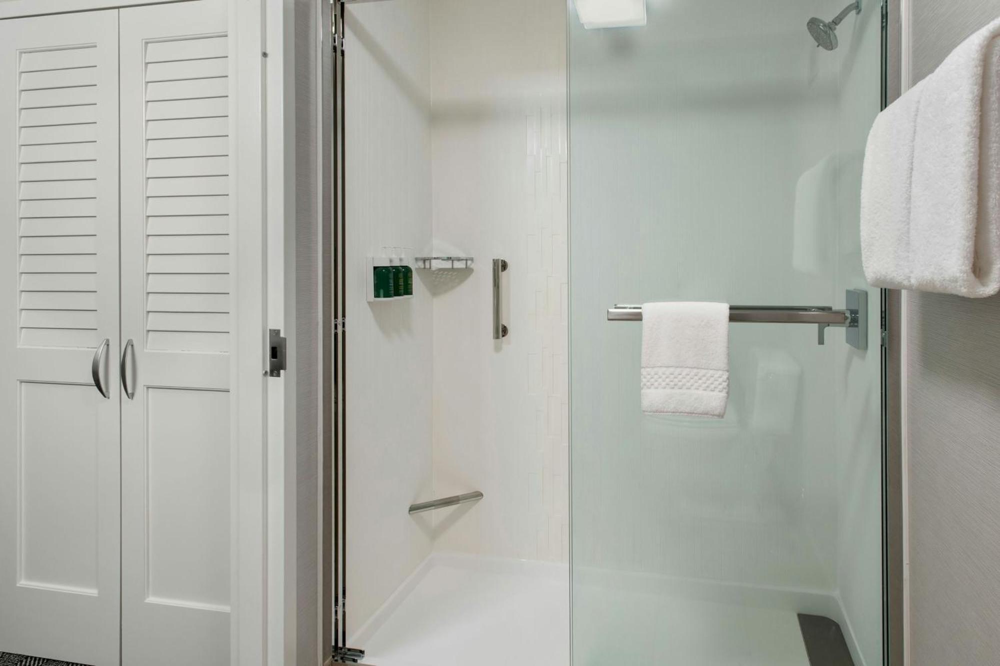 Courtyard By Marriott Silver Spring North/White Oak Εξωτερικό φωτογραφία