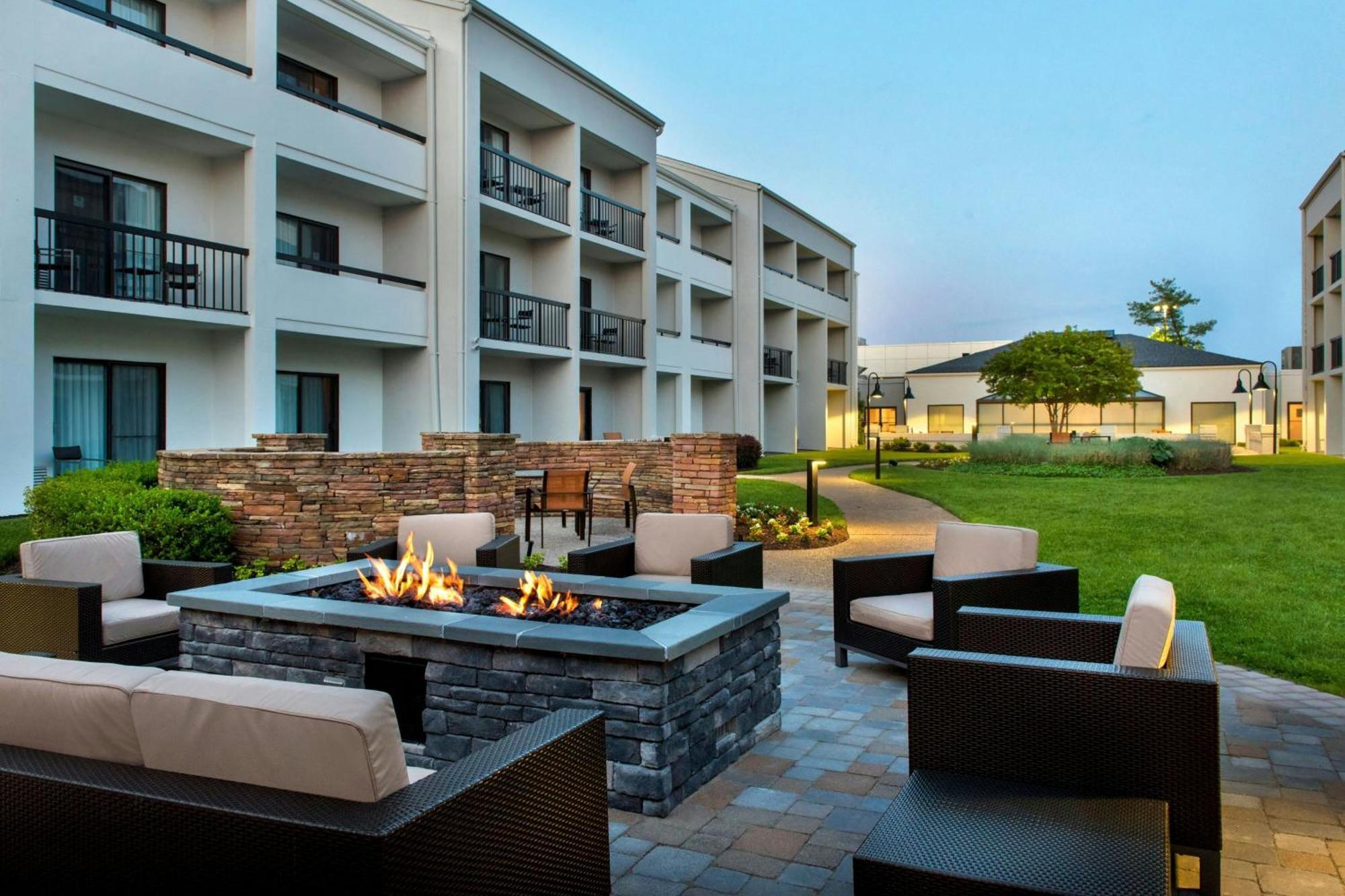 Courtyard By Marriott Silver Spring North/White Oak Εξωτερικό φωτογραφία