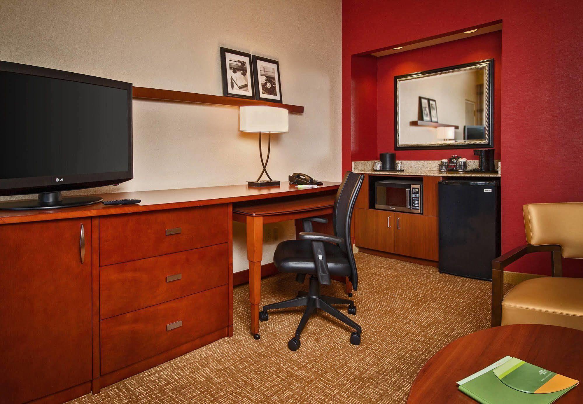 Courtyard By Marriott Silver Spring North/White Oak Εξωτερικό φωτογραφία
